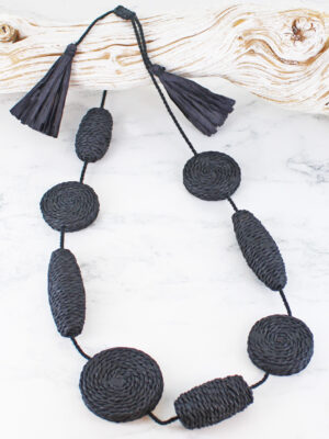 AY1412BL LONG RAFFIA NECKLACE