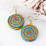 AY1415 MIXED COLOUR RAFFIA DISC EARRINGS