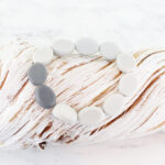 BB1208GY ELASTICATED TWO-TONE RESIN PEBBLE BRACELET