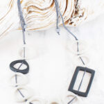 BB1401GY RESIN RECTANGLE & HOOP NECKLACE