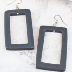BB1403DG RESIN RECTANGULAR EARRING