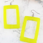 BB1403LM RESIN RECTANGULAR EARRING