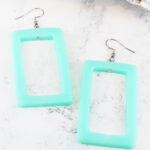 BB1403TU RESIN RECTANGULAR EARRING