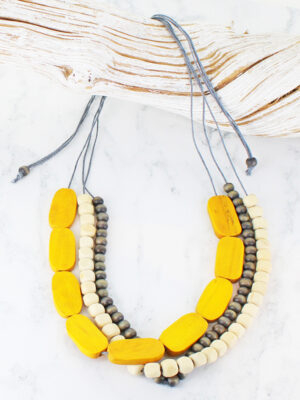 BB1404MU THREE-STRAND WOODEN BEAD NECKLACE