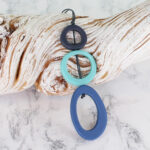 BB6204BLU TRIPLE RESIN HOOP PENDANT NECKLACE