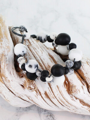 BB6221 CHUNKY RESIN BALL BRACELET