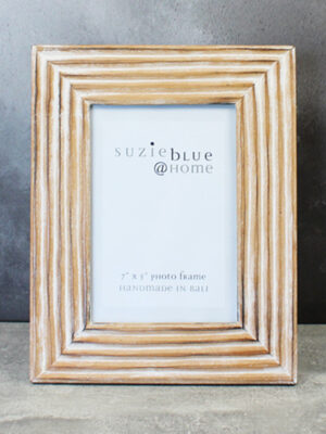 DD6102N WOODEN PHOTO FRAME (7 X 5) - CARVED STRIPE DESIGN