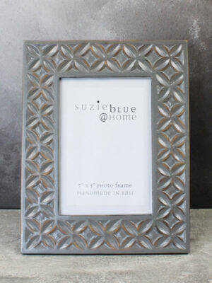 DD6104GY WOODEN PHOTO FRAME (7 X 5) - CARVED FLOWER DESIGN