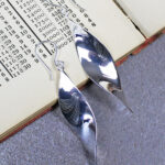 DT1804 TWISTED LEAF EARRING - SHINY FINISH