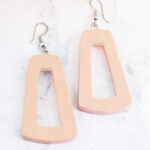 FB1409PK WOODEN "KASANDRA" EARRING