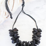 FB6301BL WOODEN CLUSTER NECKLACE