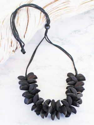 FB6301BL WOODEN CLUSTER NECKLACE