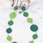 FB6402GT LONG WOODEN DISC NECKLACE