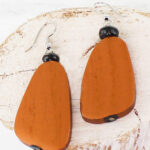 FB6909CP PACK/2 SIMPLE WOODEN PEBBLE EARRING