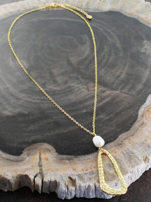 GP420 HAMMERED OVAL PENDANT NECKLACE WITH PEARL [GOLD PLATE]