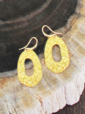 GP463O TEXTURED OVAL EARRING [GOLD PLATE]