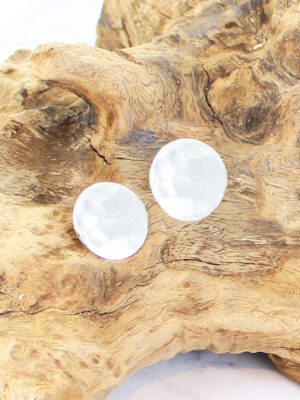 JP1037 SIMPLE BEATEN STUD DISC EARRINGS