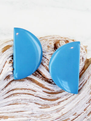 JP6107LB RESIN HALF MOON STUD EARRINGS