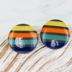 JP6205 STRIPED RESIN DISC STUD EARRINGS
