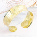 KH1310G SOLID BEATEN METAL CUFF
