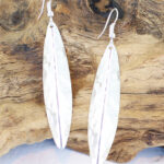 KH1317 FOLDED BEATEN OVAL EARRINGS