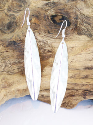 KH1317 FOLDED BEATEN OVAL EARRINGS