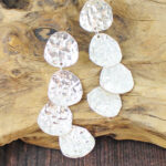 KH1518 OVERLAPPING BEATEN DISC EARRINGS