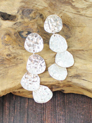 KH1518 OVERLAPPING BEATEN DISC EARRINGS