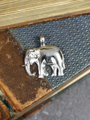 MM1511 SOLID SILVER ELEPHANT PENDANT