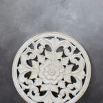 PY6103W ROUND CARVED FLOWER PLAQUE (30cm Diam)