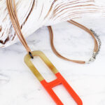 RA1003OR RESIN & HORN OPEN PENDANT NECKLACE