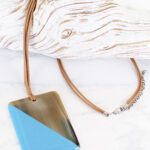RA1005BLU RECTANGULAR RESIN & HORN PENDANT NECKLACE
