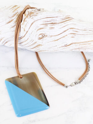 RA1005BLU RECTANGULAR RESIN & HORN PENDANT NECKLACE