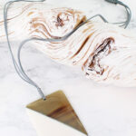 RA6001W RECTANGULAR RESIN & HORN PENDANT NECKLACE