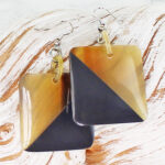 RA6002GY RECTANGULAR RESIN & HORN EARRINGS