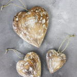 RT6107N SET/3 SMALL SOLID WOODEN HEARTS