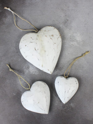RT6107W SET/3 SMALL SOLID WOODEN HEARTS