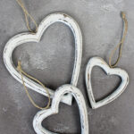 RT6108W SET/3 SMALL OPEN WOODEN HEARTS