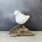 RT6109W SINGLE WOODEN BIRD ON NATURAL ROOT BASE