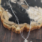 SP007B SIMPLE 2-STRAND NECKLACE WITH BEE PENDANT [SILVER-PLATE]