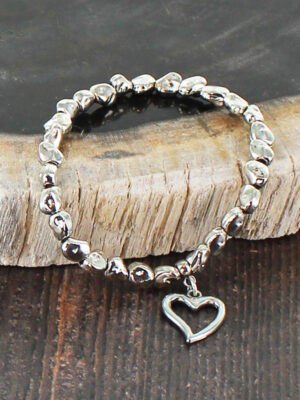 SP101H ELASTICATED NUGGET BRACELET WITH HEART CHARM [SILVER-PLATE]