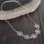 SP307 SHORT FLOWER NECKLACE [SILVER-PLATE]