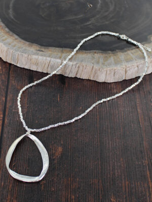 SP312 TWISTED OVAL PENDANT NECKLACE [SILVER-PLATE]