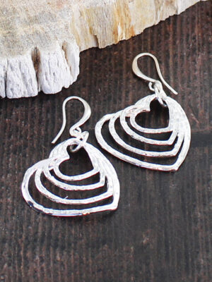 SP451 STACKED HEART EARRINGS [SILVER PLATE]