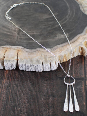 SP452 BEATEN TEARDROP & RING NECKLACE [SILVER PLATE]