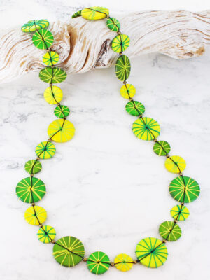 UJ1501GN LONG WOODEN DISC & THREAD NECKLACE