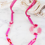UJ1508PK ASYMMETRIC MARBLED RESIN NECKLACE