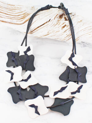 UJ6409 MONOCHROME LEATHER STATEMENT NECKLACE