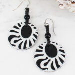 UJ6411 MONOCHROME LEATHER EARRINGS