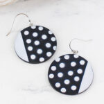 UJ6413 MONOCHROME SPOTTY RESIN EARRINGS